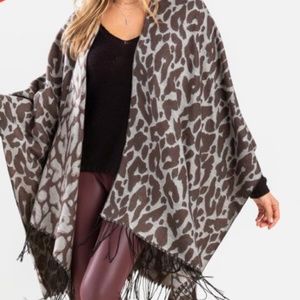 NEW Francesca's Mella Reversible Animal Print Poncho One Size Fits All NWT